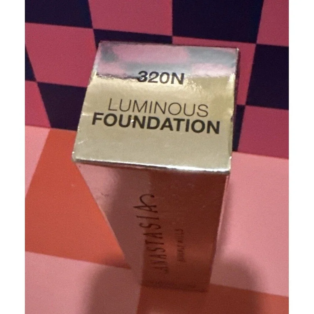 NIB Anastasia Beverly Hills Luminous Foundation Shade 320N Vegan 1 fl oz **